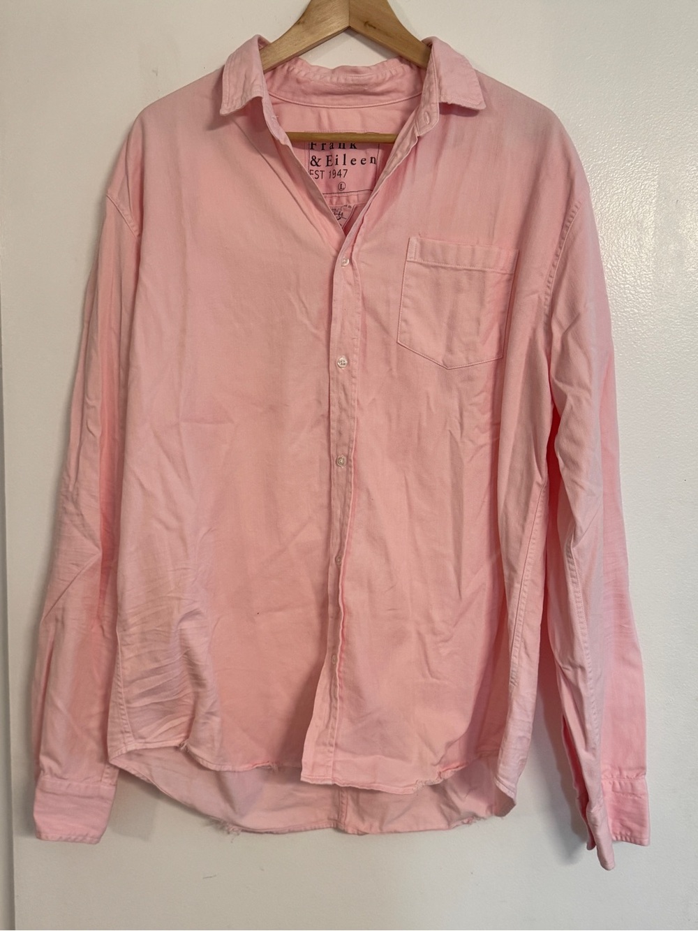 Frank & Eileen Men's Classic Button-Down Shirt in Light Pink Luke